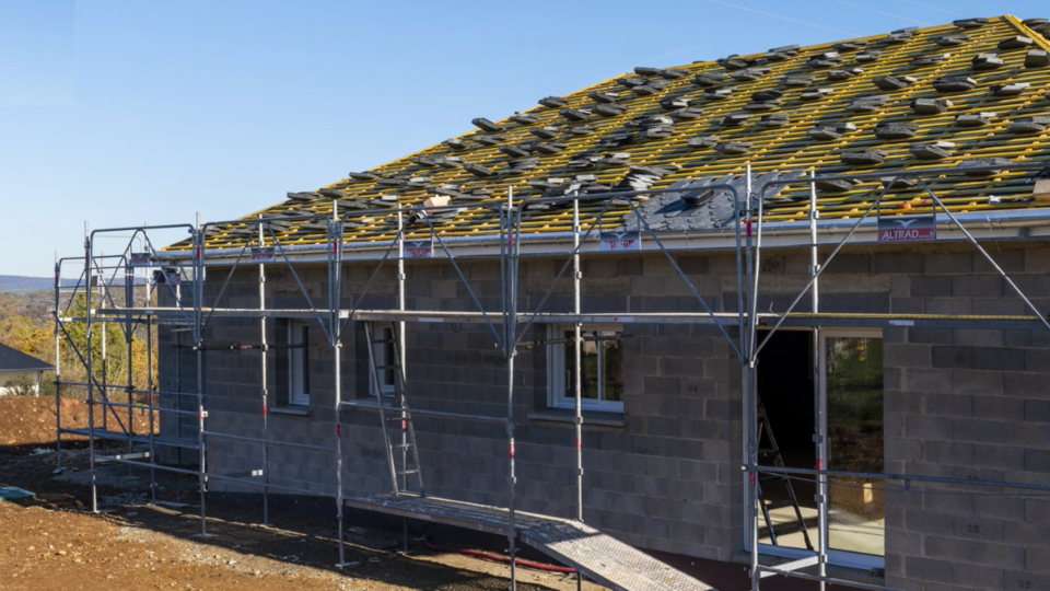 Installation d’écrans de sous-toiture et de terminaux de ventilation Ubbink à Salles-la-Source