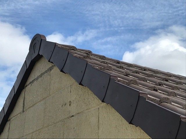 Dry verge install. ambi hands, batten bracket, starter unit - Roofing 