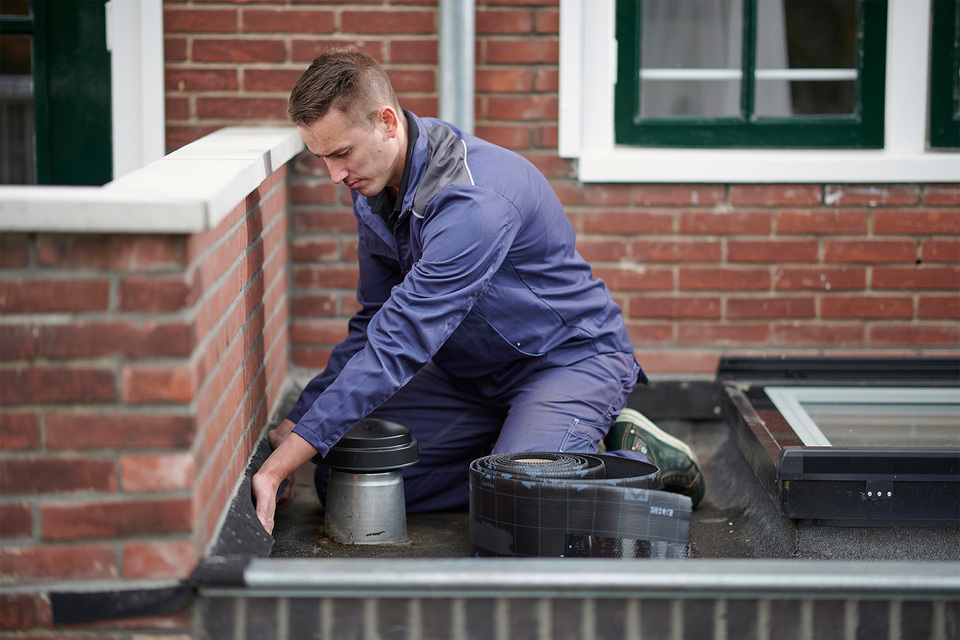 Sustainable waterproofing of roofs and facades